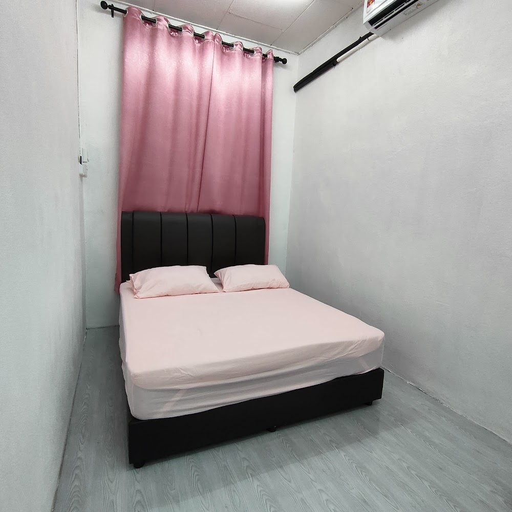 HOMESTAY CENDERAWASIH NIBONG TEBAL