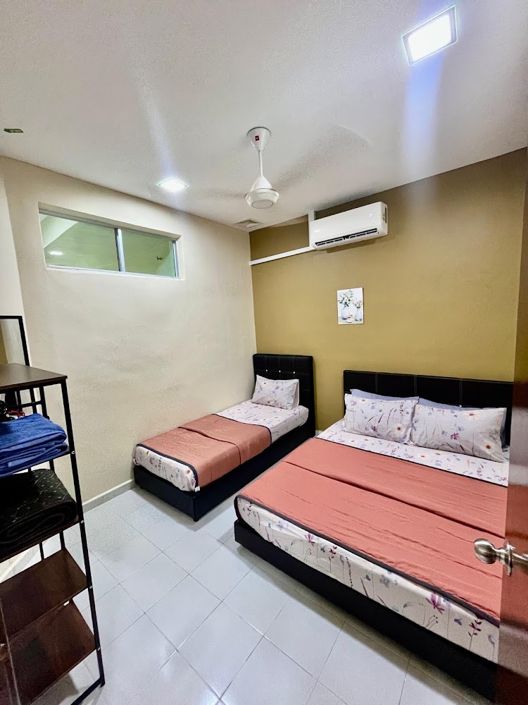 D'Zana Homestay (Teres Pauh 2)