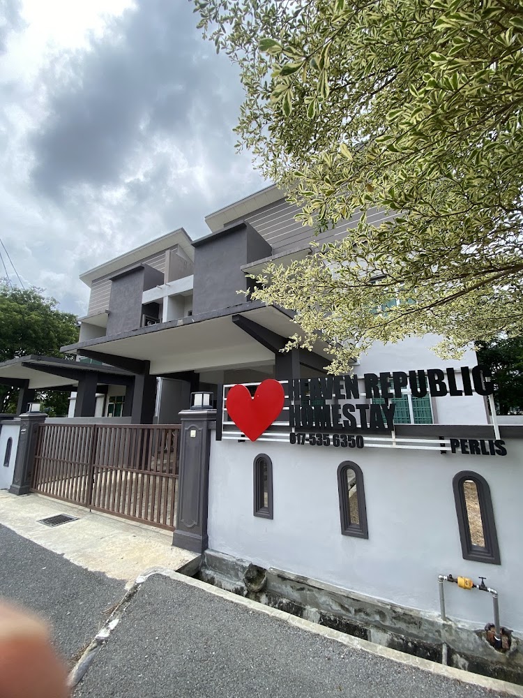 Heaven republic homestay sri pulai