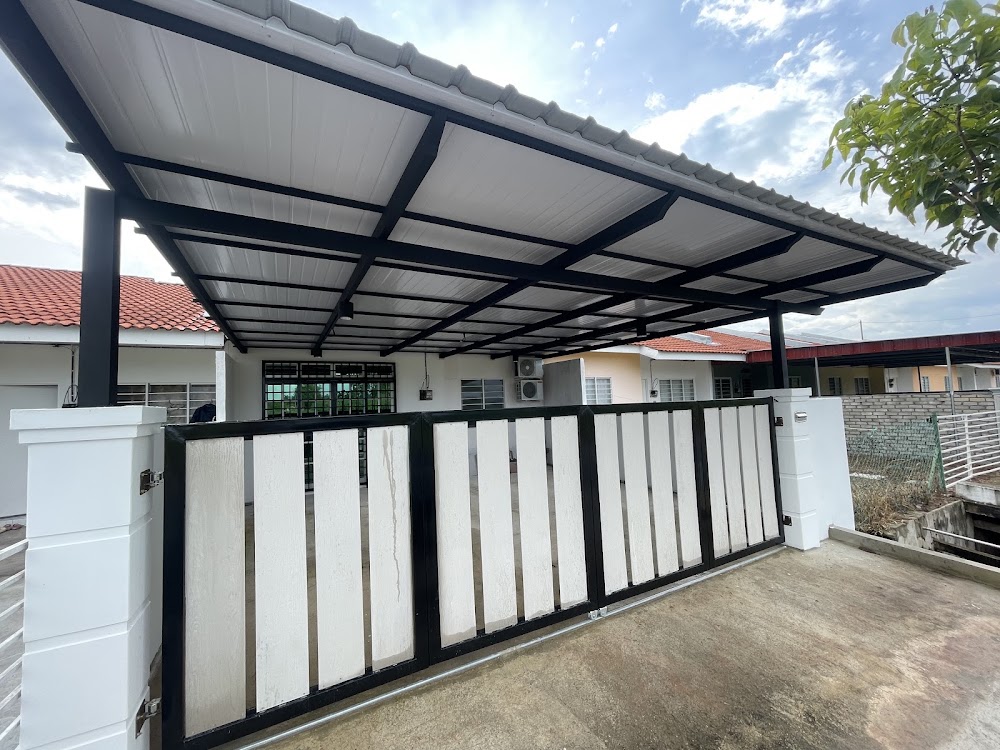 ADELIA HOMESTAY