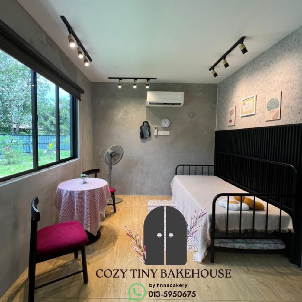 Cozy Tiny Guest House by Hnnacakery (Near Hiking Trail Nibong Tebal)