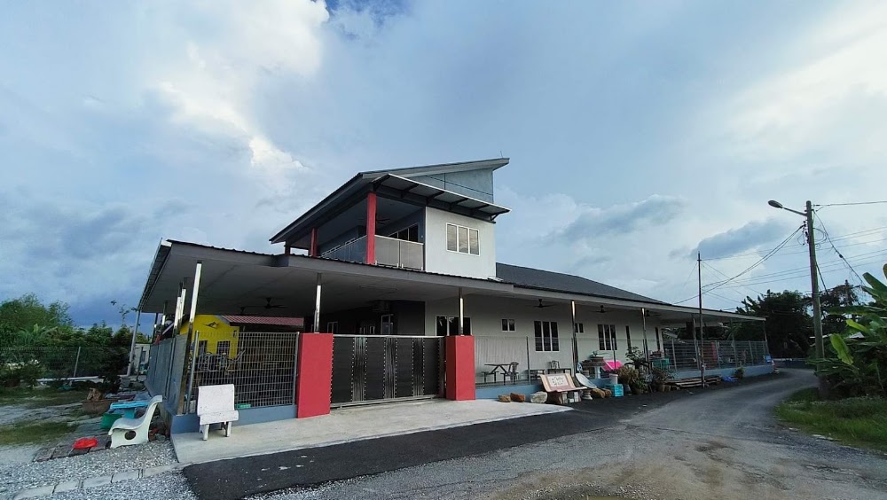 427 HOMESTAY-TELUK INTAN