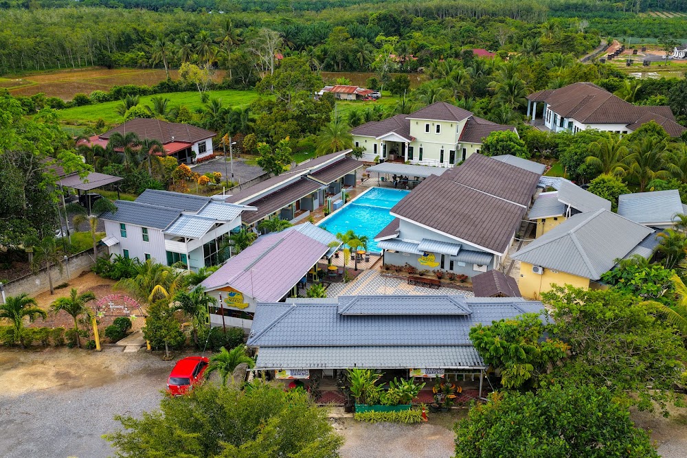 Homestay Maksu with Swimming Pool