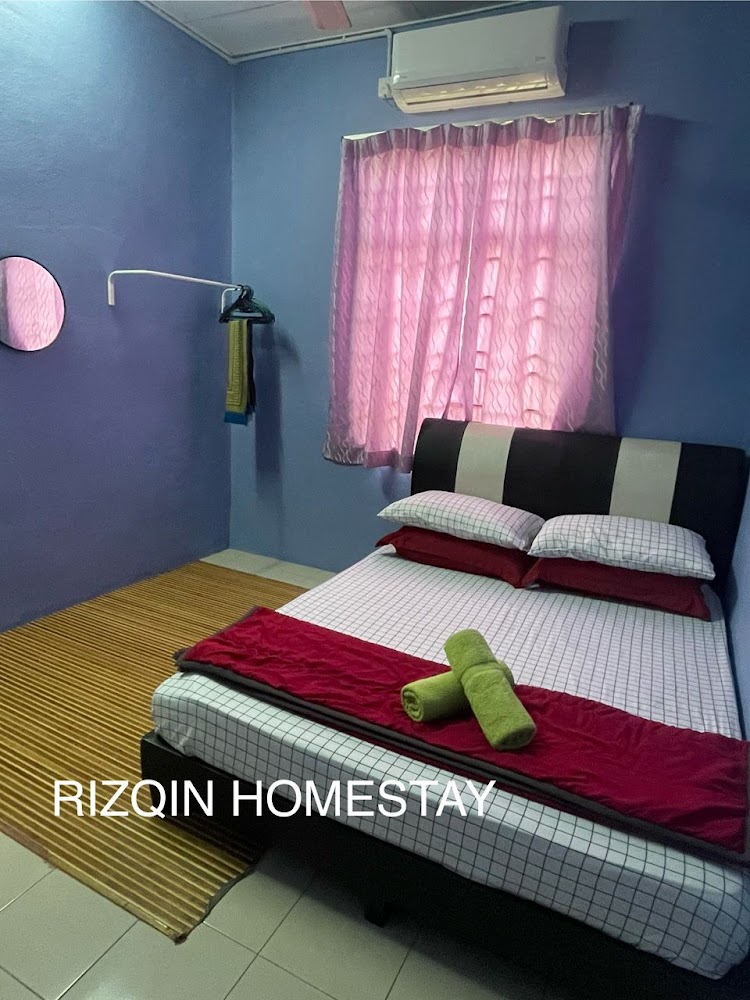 RIZQIN HOMESTAY TAMAN RUPAWAN