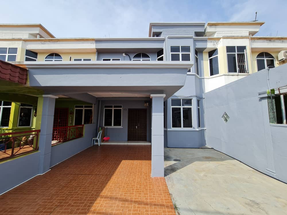 AZAM HOMESTAY