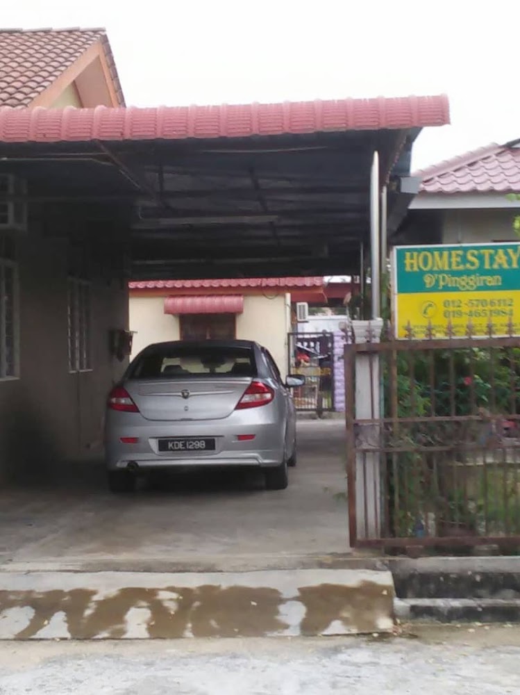 D PINGGIRAN HOMESTAY