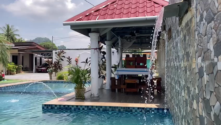Al-Hambra Homestay and Swimming Pool