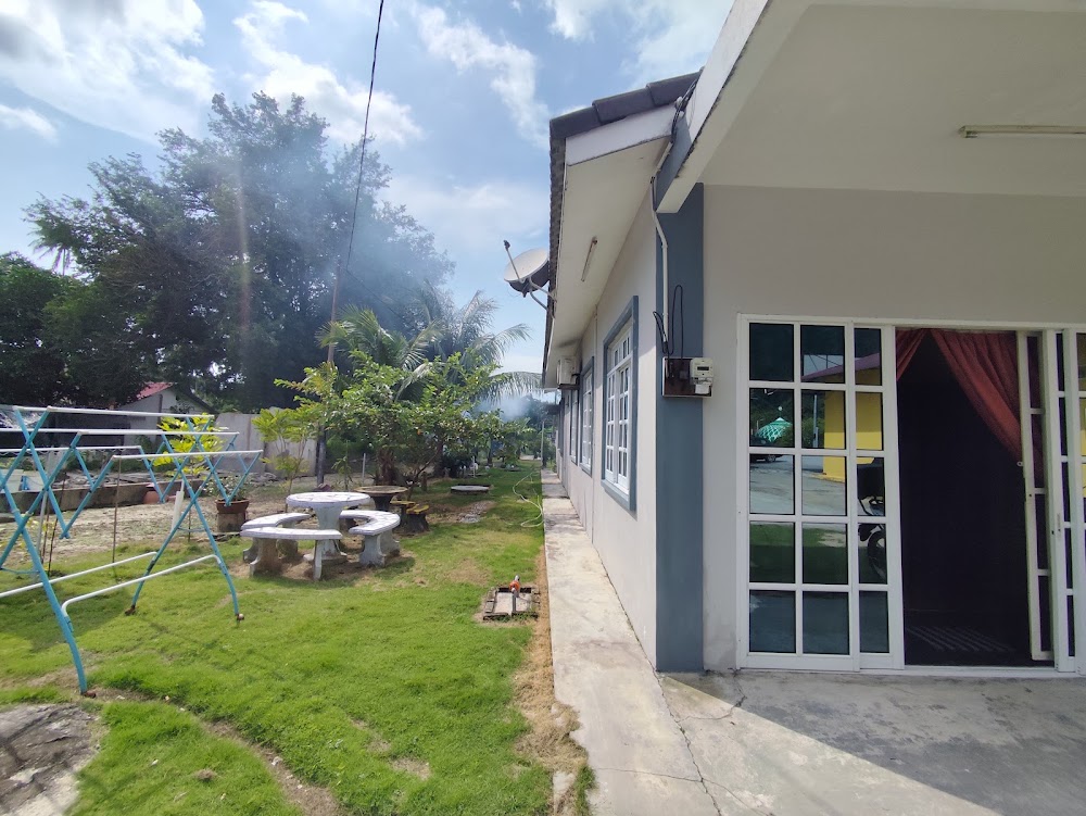 HOMESTAY BALIK PULAU I (1)