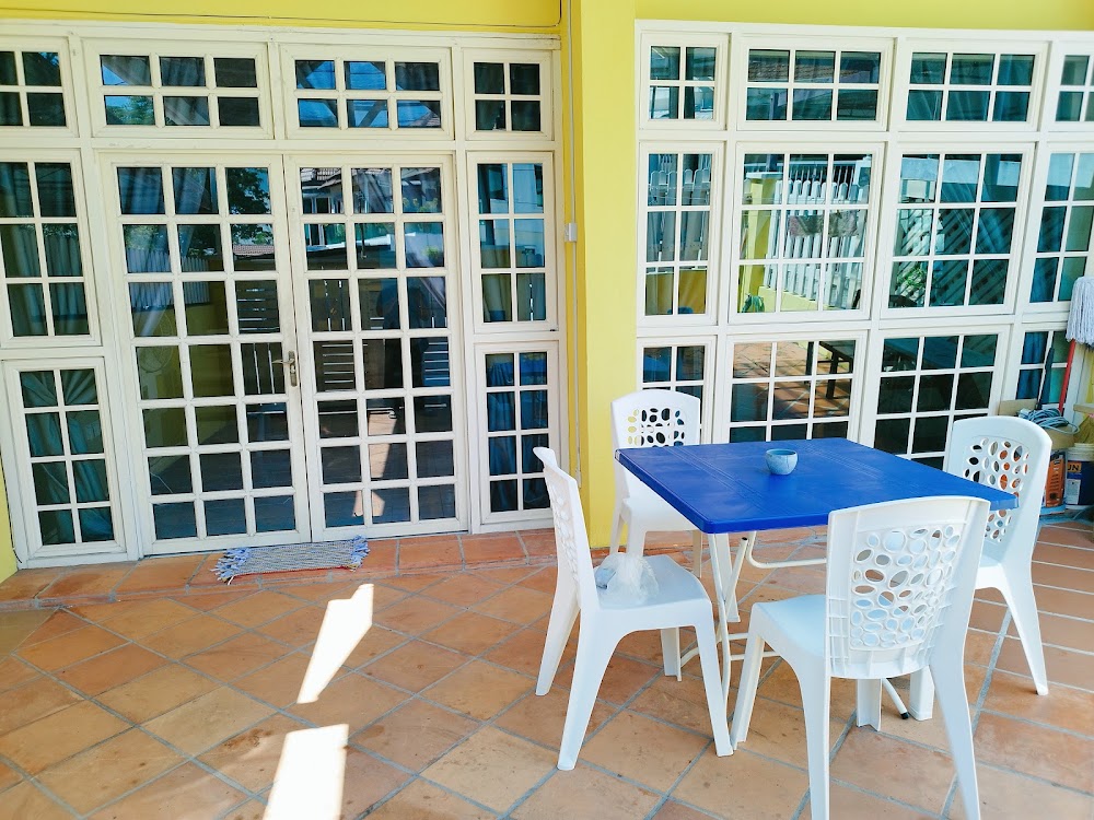 Yellow Haus