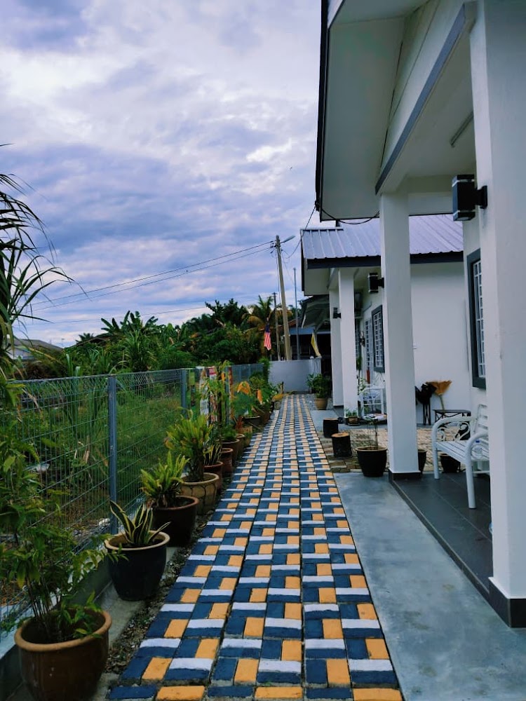 AL AIMAN HOMESTAY/COTTAGE HUTAN MELINTANG
