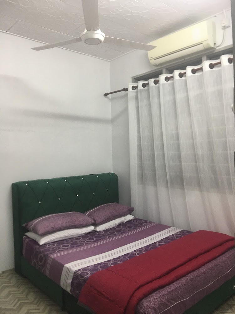 RIZQI HOMESTAY