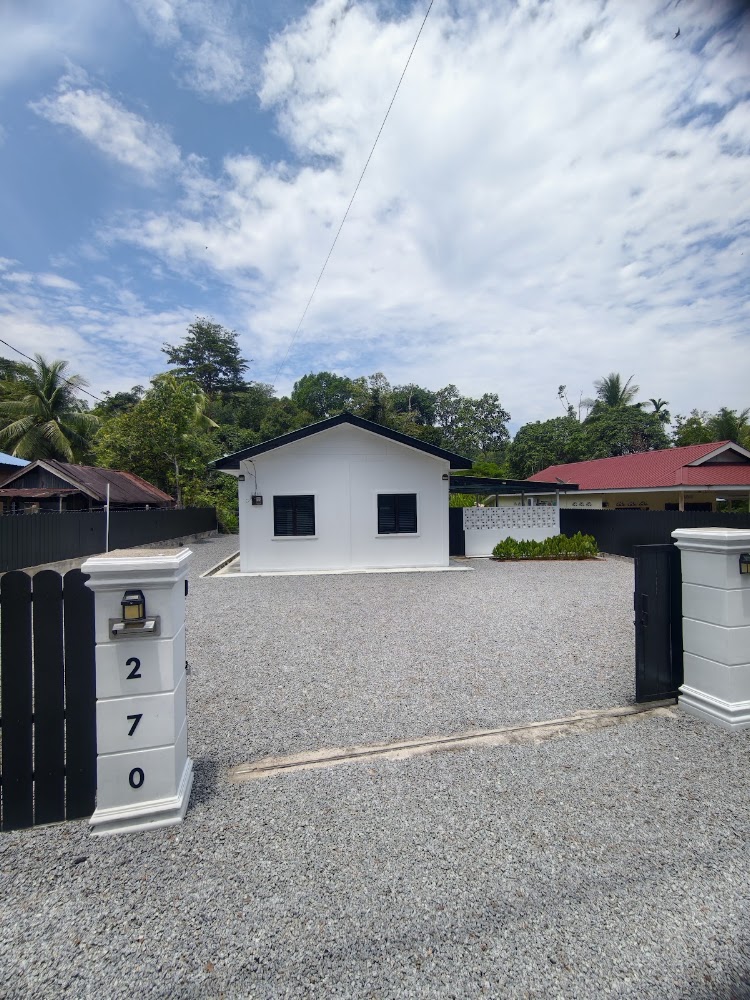 Desa Ibol Cottage & River