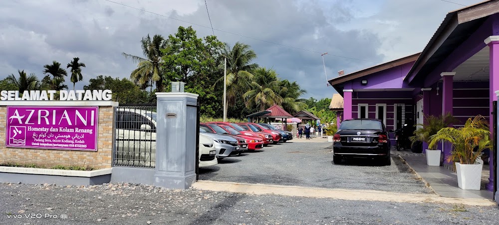 Azriani Homestay Dan Kolam Renang