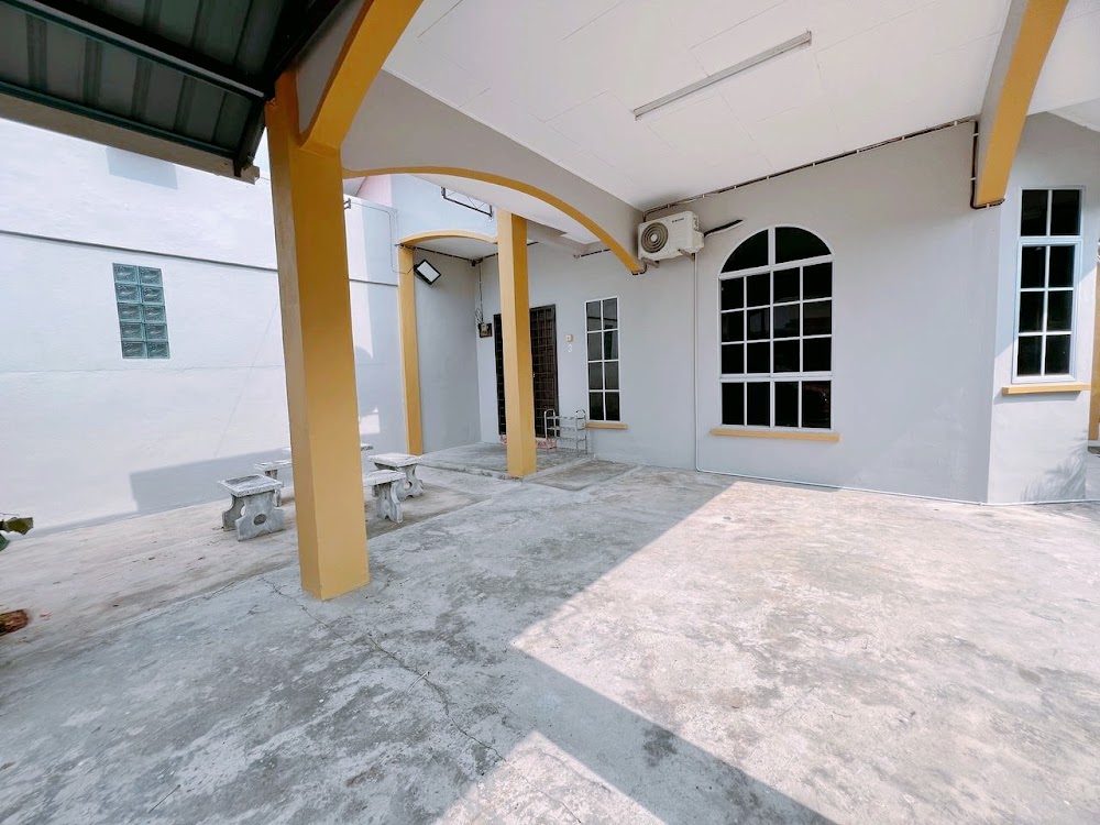 D'Danie Homestay Kangar