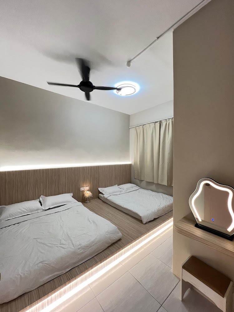 Renovated Bluesky D&N Homestay 光@暗 小舍