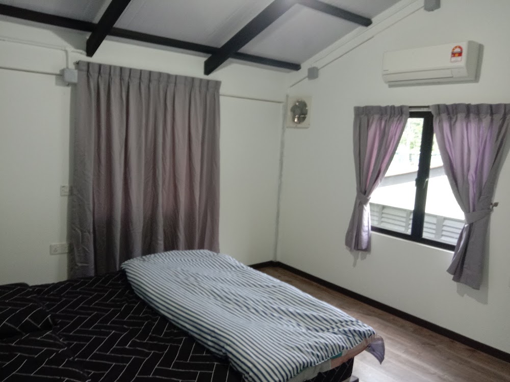 Family homestay Gertak sanggul