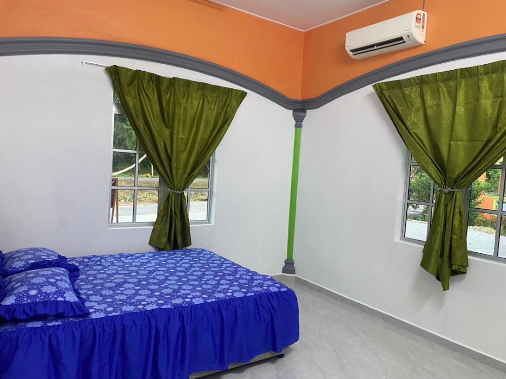 HANIZA HOMESTAY