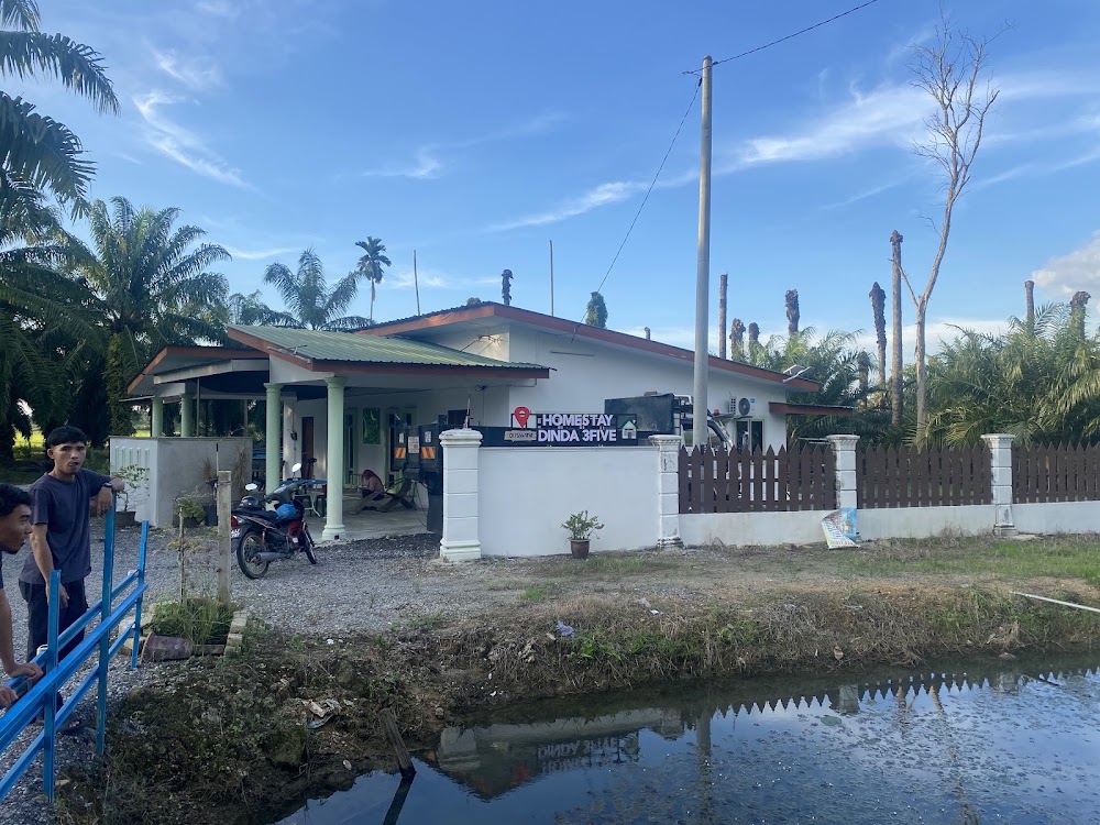 Homestay DINDA 3Five