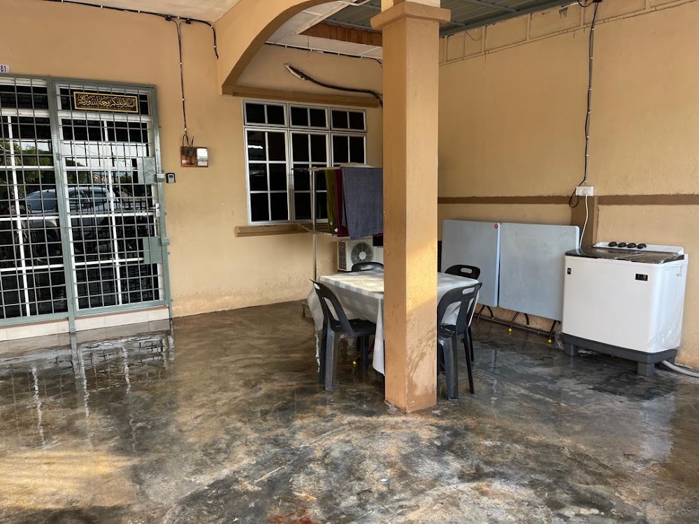 DZIELA HOMESTAY MANJUNG