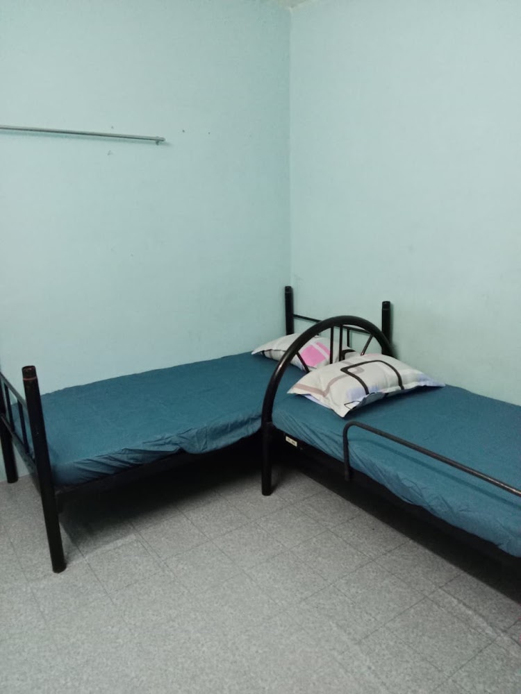 BUDGET HOMESTAY TAMAN PAUH INDAH